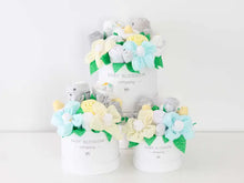 Load image into Gallery viewer, Neutral Baby Shower "Flowers" - Made of Baby items Theme - Baby Animals